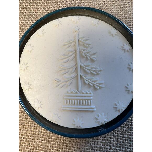 Christmas Holiday Soap in a Tin--Collectible Vintage Pier One - Picture 2 of 7